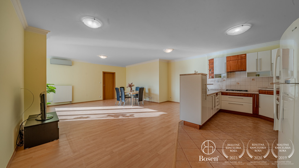 BOSEN | PRENAJATÉ 4 izbový byt s krásnou terasou, 165 m2, Dlhé diely