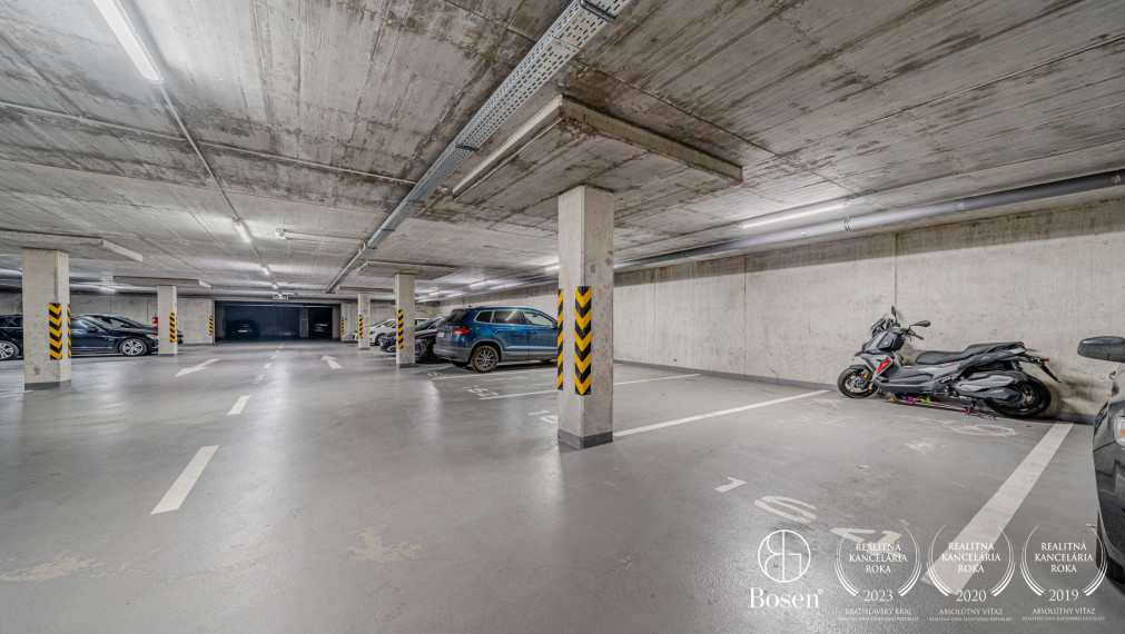 BOSEN |Prenajaté  3 izbový zariadený byt 91 m2, dve garážové státia