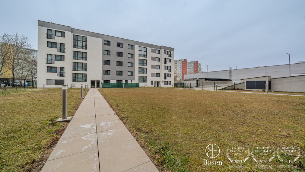 BOSEN |Prenajaté  3 izbový zariadený byt 91 m2, dve garážové státia