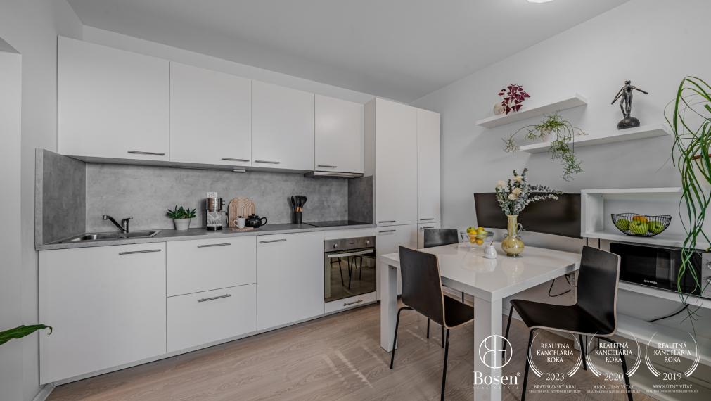 REZERVOVANÉ  | BOSEN | Slnečný 2-izbový byt, Mamateyova ulica, Petržalka