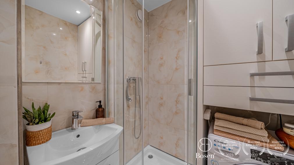 REZERVOVANÉ  | BOSEN | Slnečný 2-izbový byt, Mamateyova ulica, Petržalka