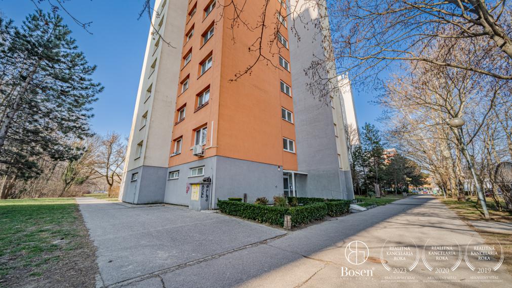 REZERVOVANÉ  | BOSEN | Slnečný 2-izbový byt, Mamateyova ulica, Petržalka