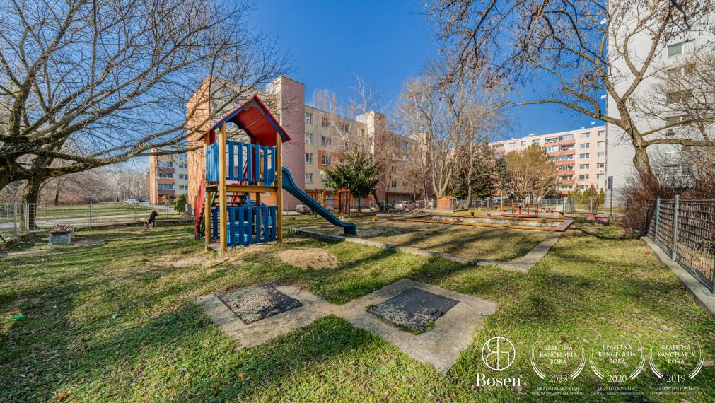 REZERVOVANÉ  | BOSEN | Slnečný 2-izbový byt, Mamateyova ulica, Petržalka