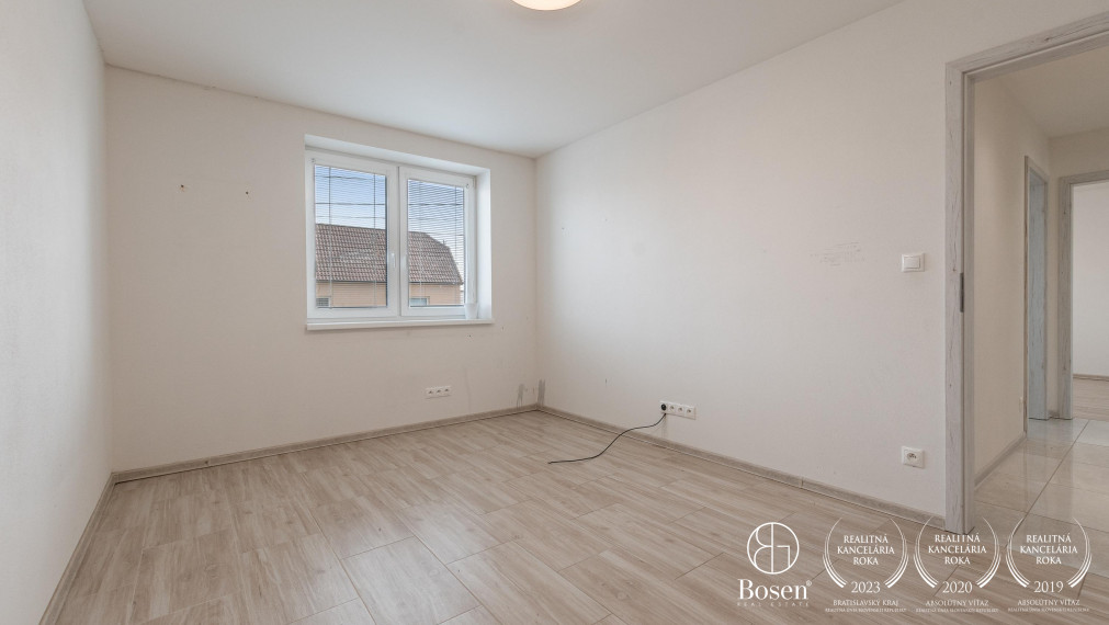 BOSEN | REZERVOVANÉ! Na predaj 4 izbový rodinný dom po kompletnej rekonštrukcii Závod