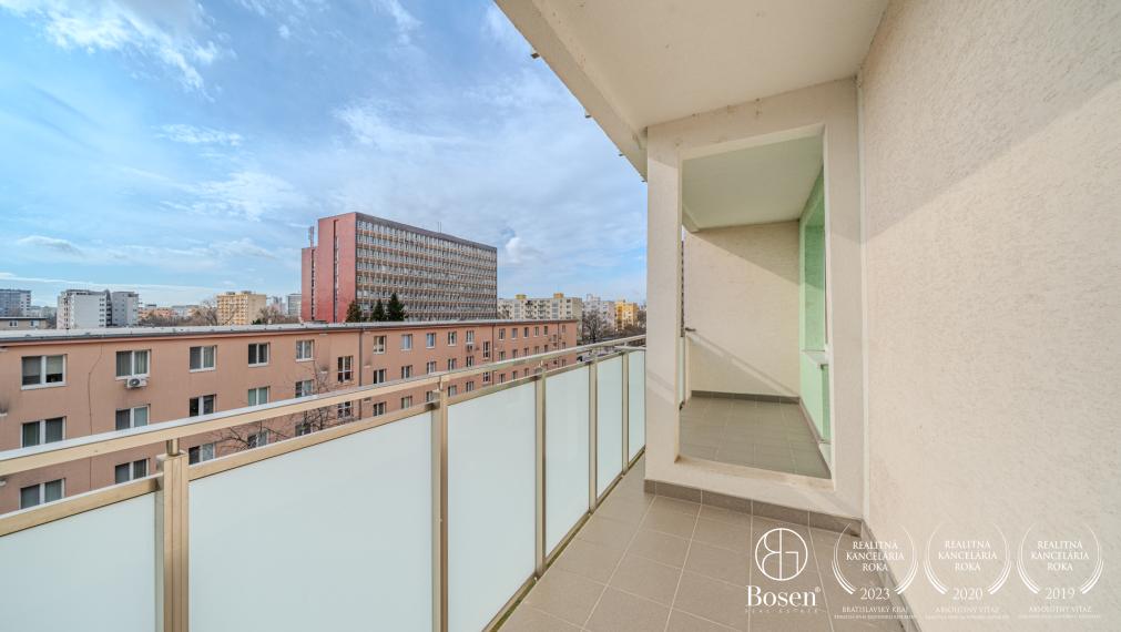 BOSEN | REZERVOVANÉ, Priestranný 3 izbový byt na ulici Zálužická, 86 m2