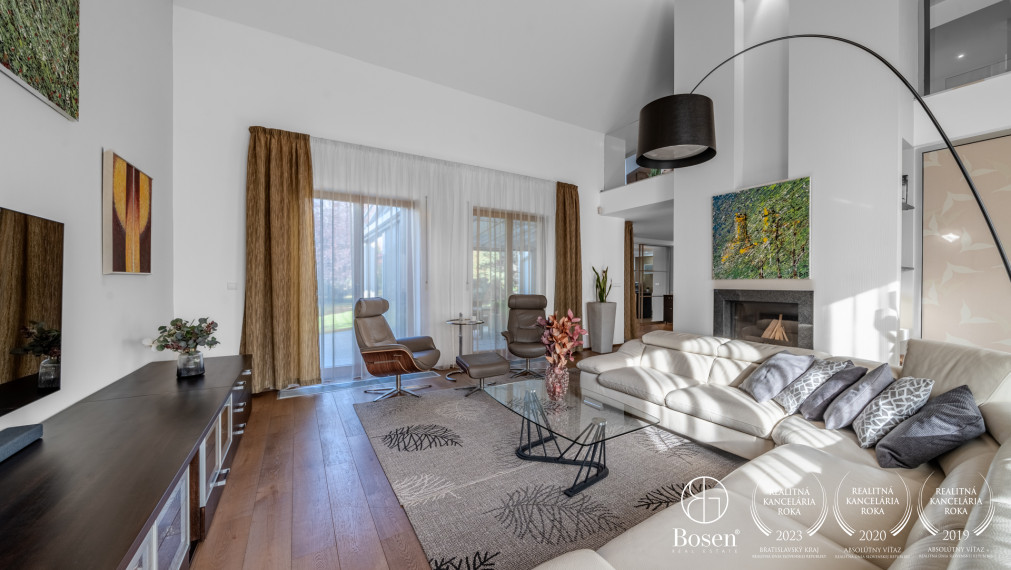 BOSEN | Moderný rodinný dom s nádhernou záhradou a investičným pozemkom, ulica Brezová