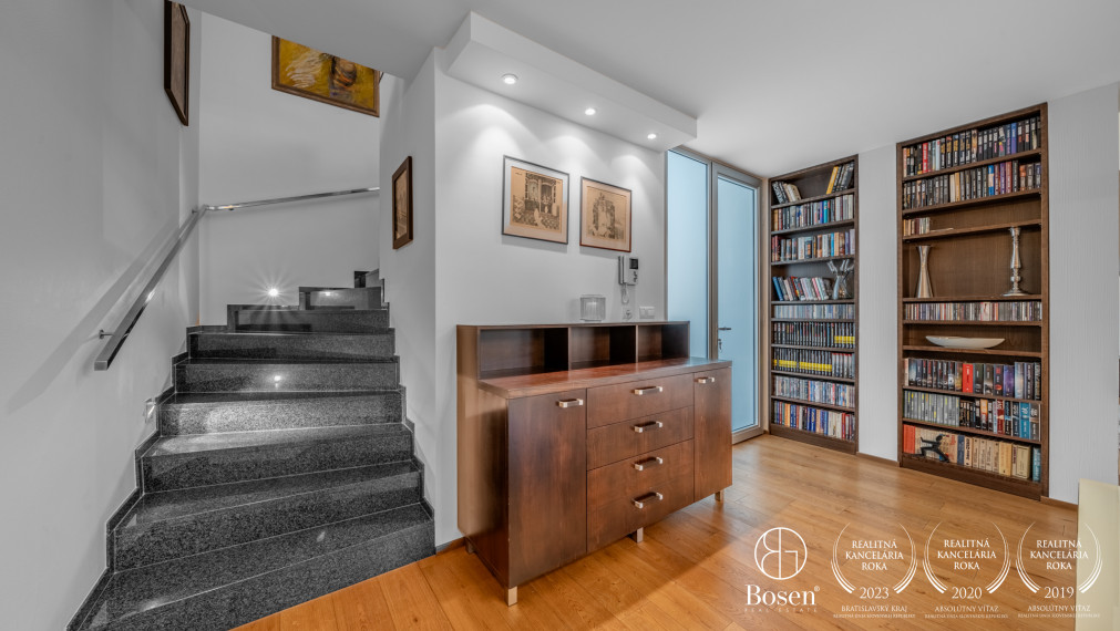 BOSEN | Moderný rodinný dom s nádhernou záhradou a investičným pozemkom, ulica Brezová