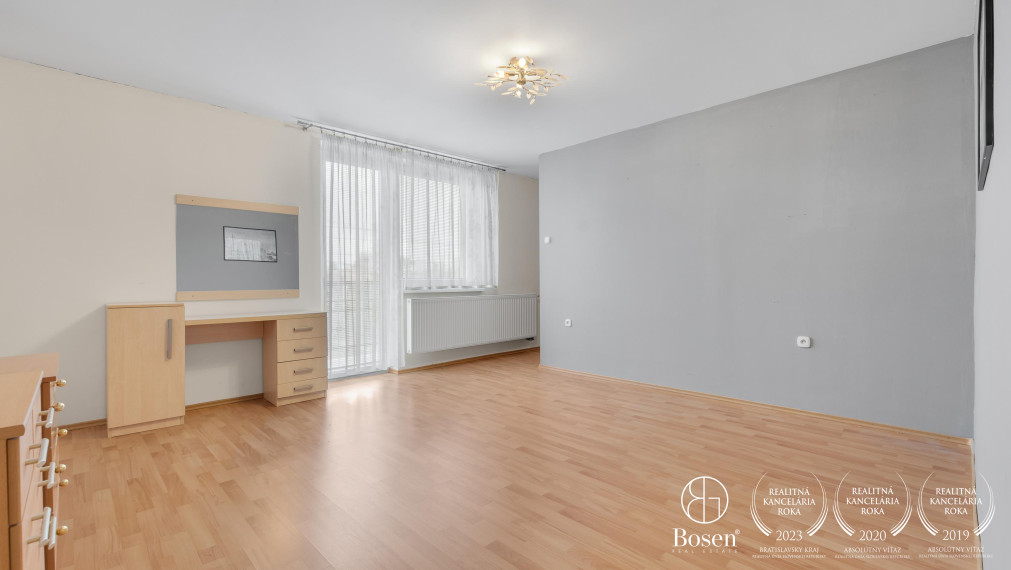 BOSEN | REZERVOVANÉ- Dvojpodlažný 5 izbový rodinný dom po kompletnej rekonštrukcii s garážou v obci Závod