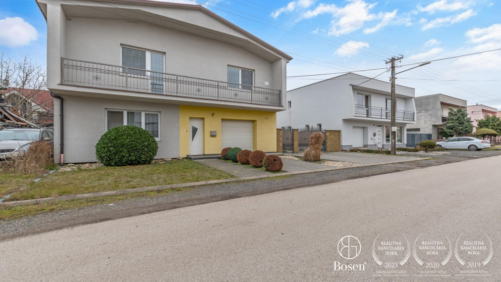 BOSEN | REZERVOVANÉ- Dvojpodlažný 5 izbový rodinný dom po kompletnej rekonštrukcii s garážou v obci Závod