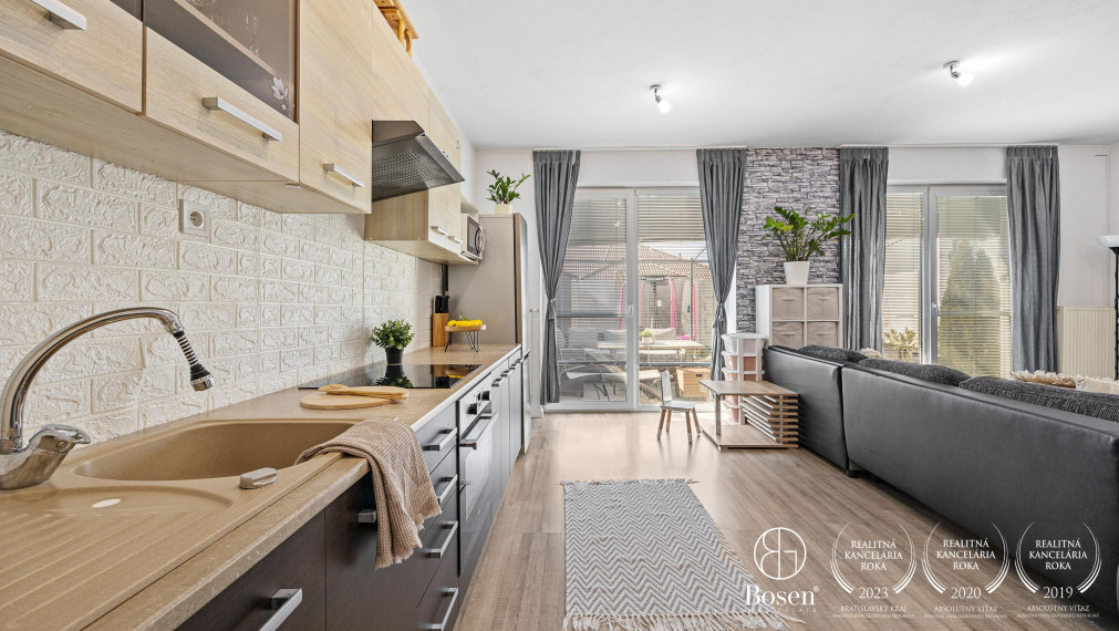 BOSEN | 4 izbový dom v dvojdome so záhradou