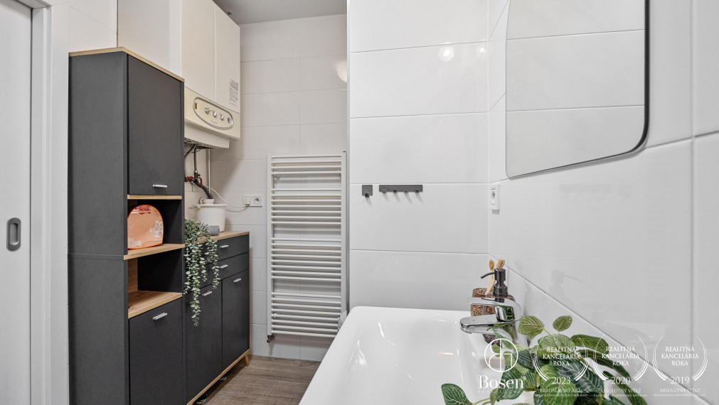 BOSEN | 4 izbový dom v dvojdome so záhradou