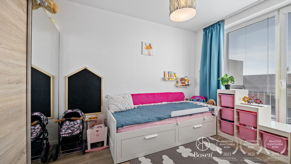 BOSEN | 4 izbový dom v dvojdome so záhradou