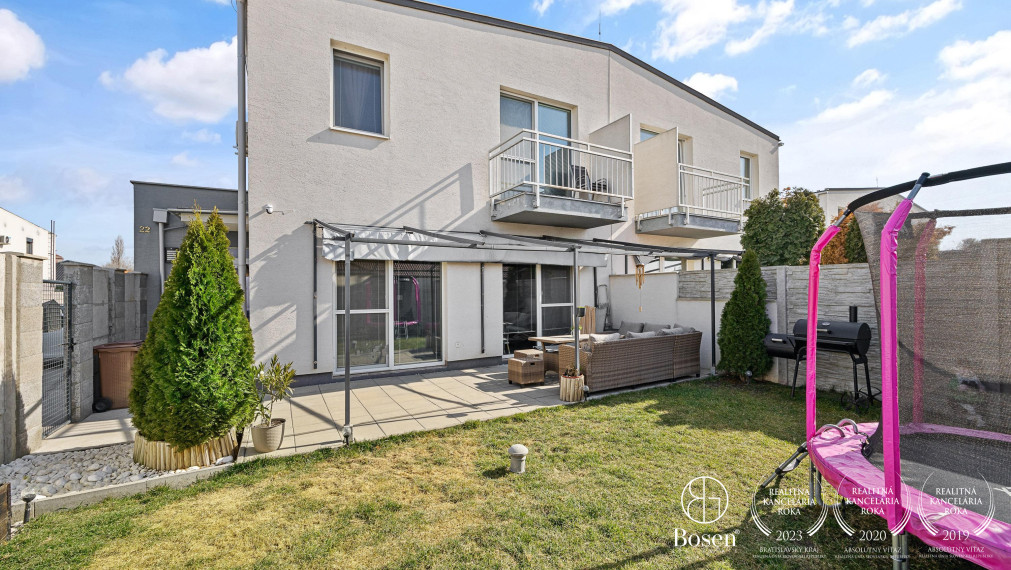 BOSEN | 4 izbový dom v dvojdome so záhradou