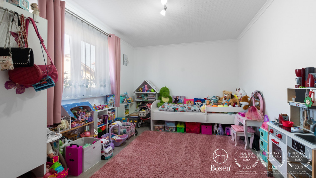 BOSEN | REZERVOVANÉ - Na predaj zariadený 3 izbový rodinný dom po kompletnej rekonštrukcii Borský Mikuláš