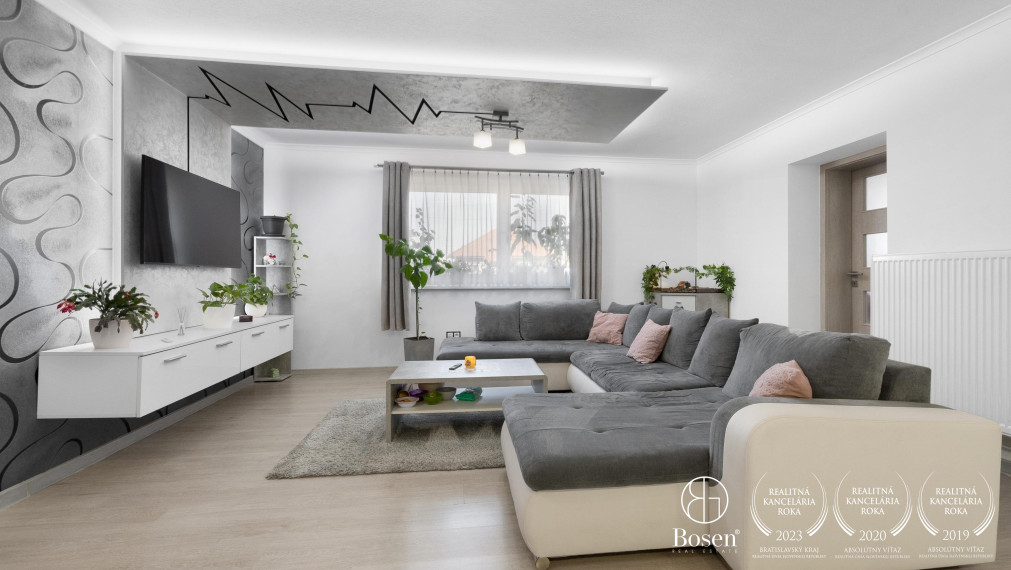 BOSEN | REZERVOVANÉ - Na predaj zariadený 3 izbový rodinný dom po kompletnej rekonštrukcii Borský Mikuláš