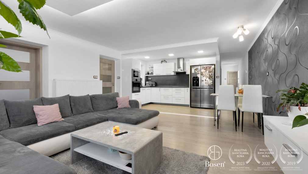 BOSEN | REZERVOVANÉ - Na predaj zariadený 3 izbový rodinný dom po kompletnej rekonštrukcii Borský Mikuláš