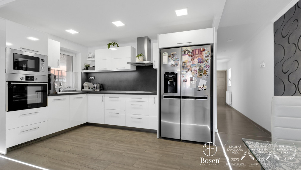 BOSEN | REZERVOVANÉ - Na predaj zariadený 3 izbový rodinný dom po kompletnej rekonštrukcii Borský Mikuláš