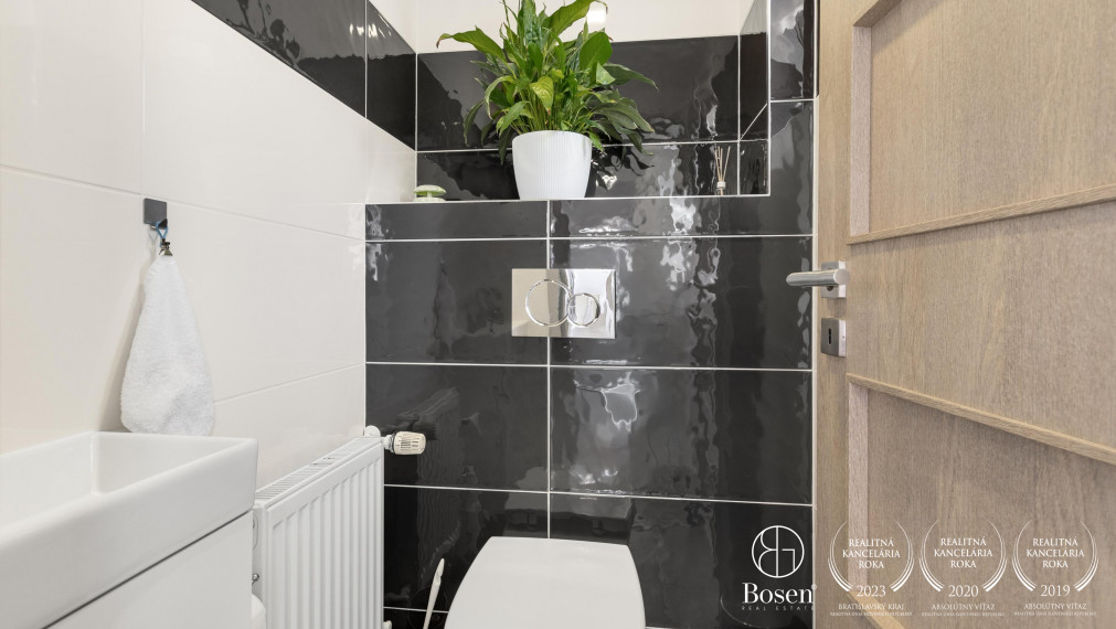 BOSEN | REZERVOVANÉ - Na predaj zariadený 3 izbový rodinný dom po kompletnej rekonštrukcii Borský Mikuláš