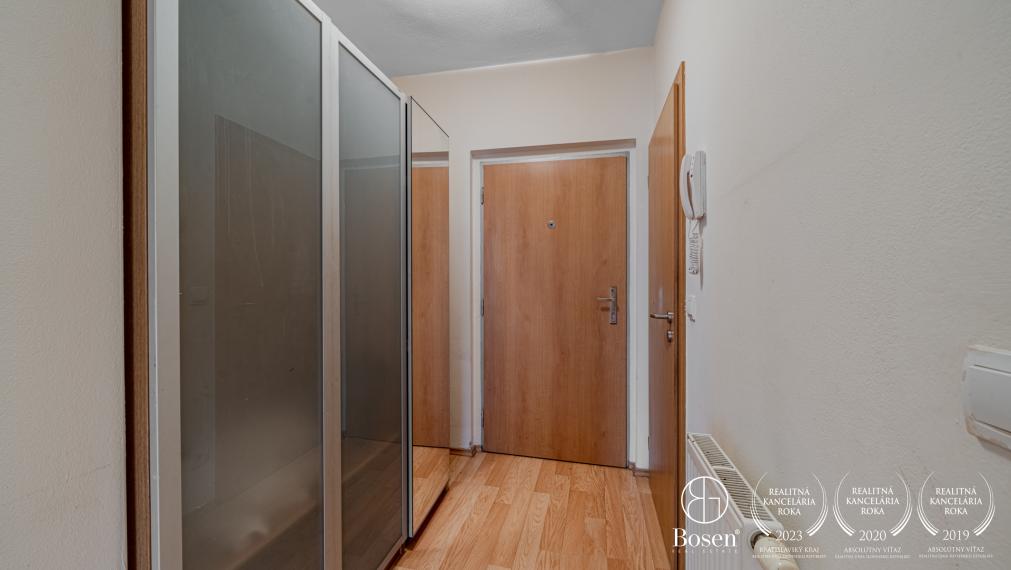PREDANÉ - BOSEN | Priestranný 2 izbový byt s terasou, Na zlatej nohe, 69 m2