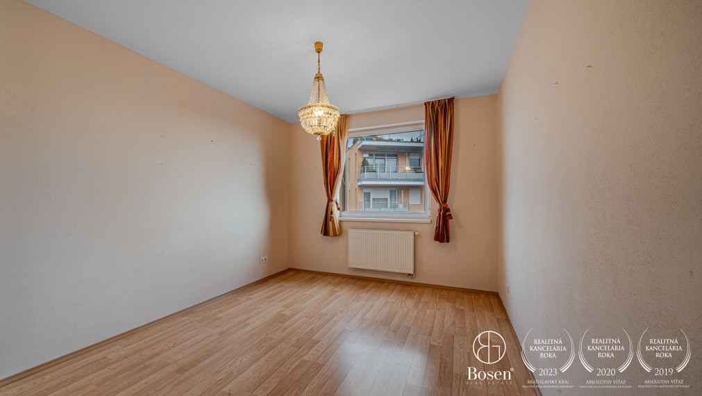 PREDANÉ - BOSEN | Priestranný 2 izbový byt s terasou, Na zlatej nohe, 69 m2