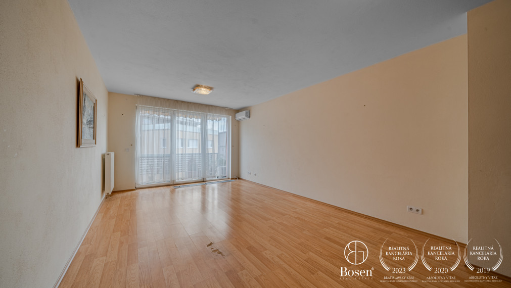 PREDANÉ - BOSEN | Priestranný 2 izbový byt s terasou, Na zlatej nohe, 69 m2