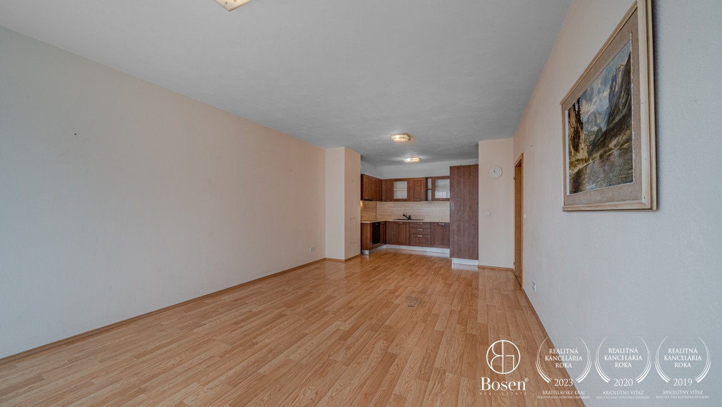 PREDANÉ - BOSEN | Priestranný 2 izbový byt s terasou, Na zlatej nohe, 69 m2