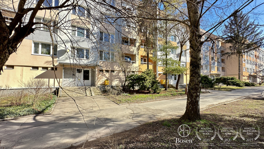 BOSEN | Rezervované, kompletne zrekonštruovaný 2 izbový byt, Štúrova ulica, Fiľakovo, 50m2