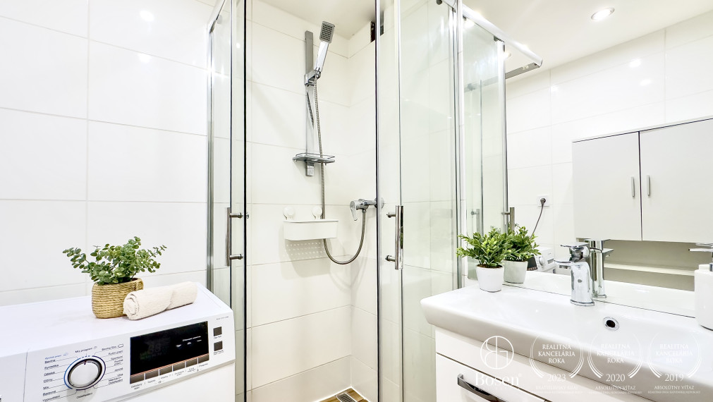 BOSEN | Rezervované, kompletne zrekonštruovaný 2 izbový byt, Štúrova ulica, Fiľakovo, 50m2