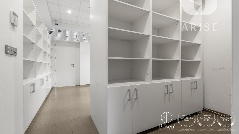 Obchodný priestor/ showroom na prenájom.