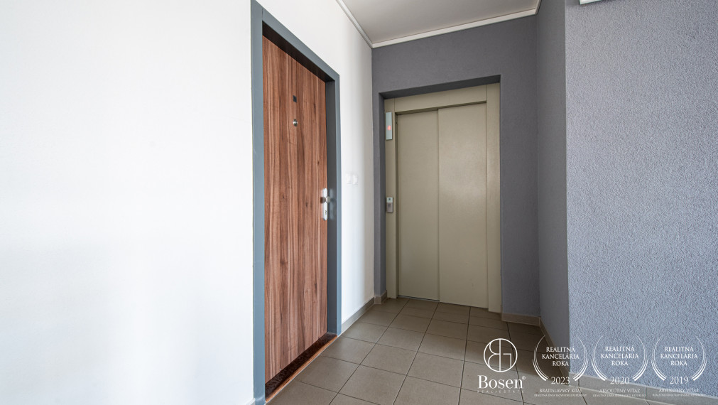 BOSEN | NA PREDAJ 2i byt s parkovacím miestom - Trenčianske Stankovce