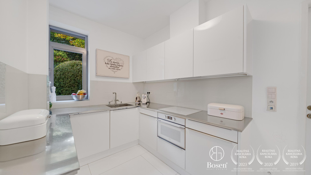 BOSEN | Dvojgeneračné bývanie - 2 samostatné byty s vlastným bazénom a záhradou, ul. Vlčkova