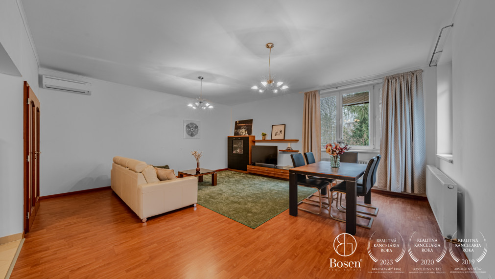 BOSEN | Dvojgeneračné bývanie - 2 samostatné byty s vlastným bazénom a záhradou, ul. Vlčkova