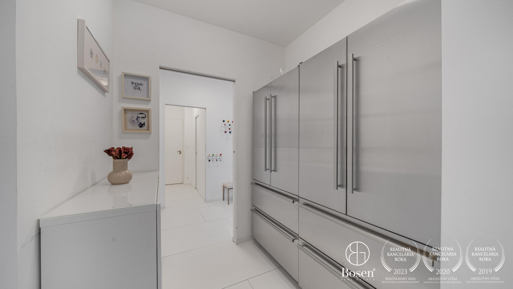 BOSEN | Spojenie Vášho podnikania s bývaním na lukratívnej adrese, ul. Vlčkova, Staré Mesto