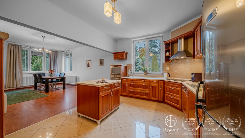 BOSEN | Spojenie Vášho podnikania s bývaním na lukratívnej adrese, ul. Vlčkova, Staré Mesto