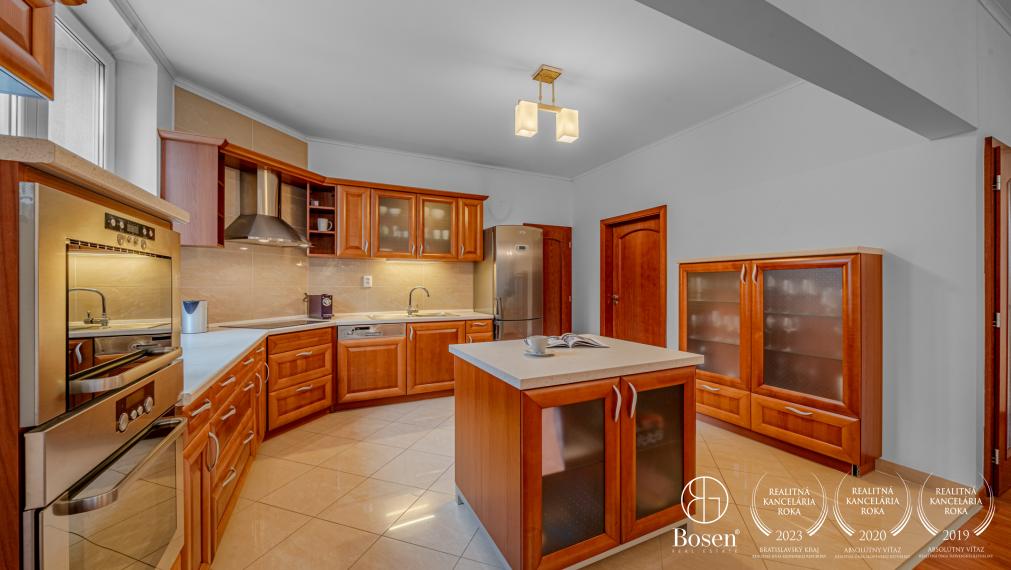 BOSEN | Spojenie Vášho podnikania s bývaním na lukratívnej adrese, ul. Vlčkova, Staré Mesto