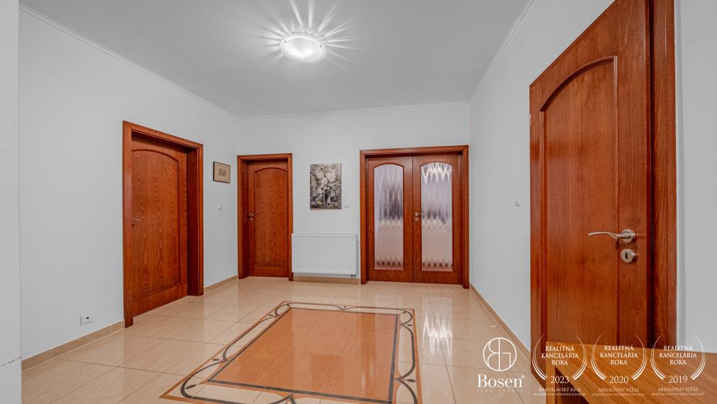 BOSEN | Spojenie Vášho podnikania s bývaním na lukratívnej adrese, ul. Vlčkova, Staré Mesto