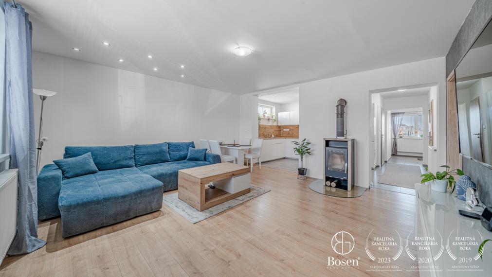 REZERVOVANÉ! BOSEN | Rodinný dom po kompletnej rekonštrukcii s veľkým pozemkom, Gajary