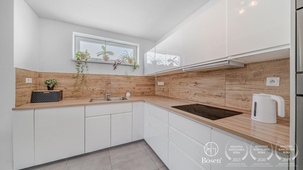 REZERVOVANÉ! BOSEN | Rodinný dom po kompletnej rekonštrukcii s veľkým pozemkom, Gajary