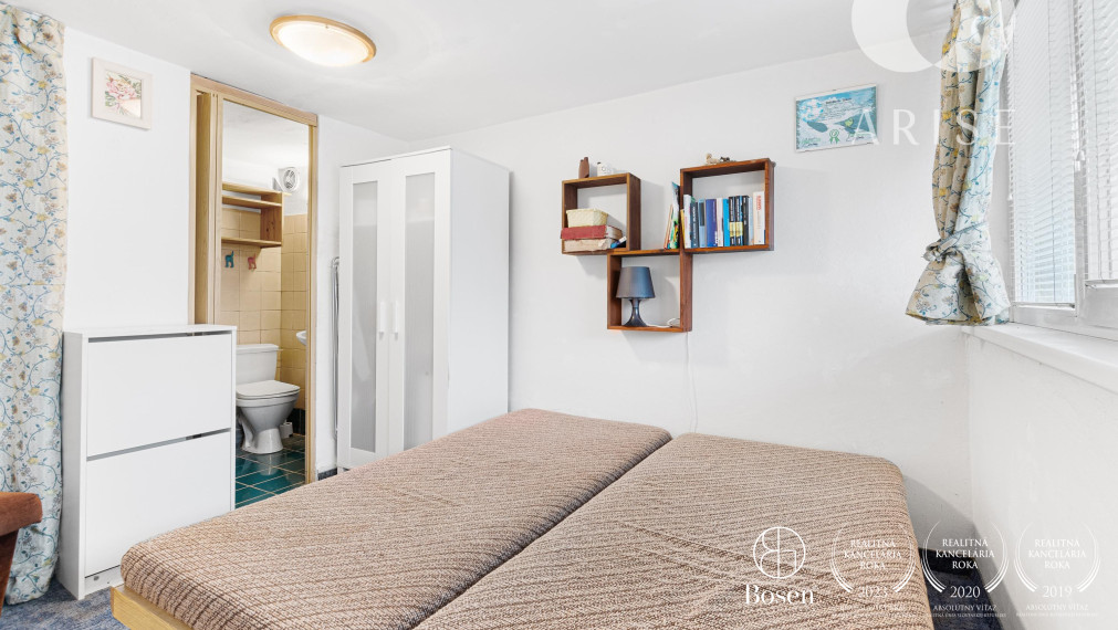 Senecké jazerá- chata na predaj!