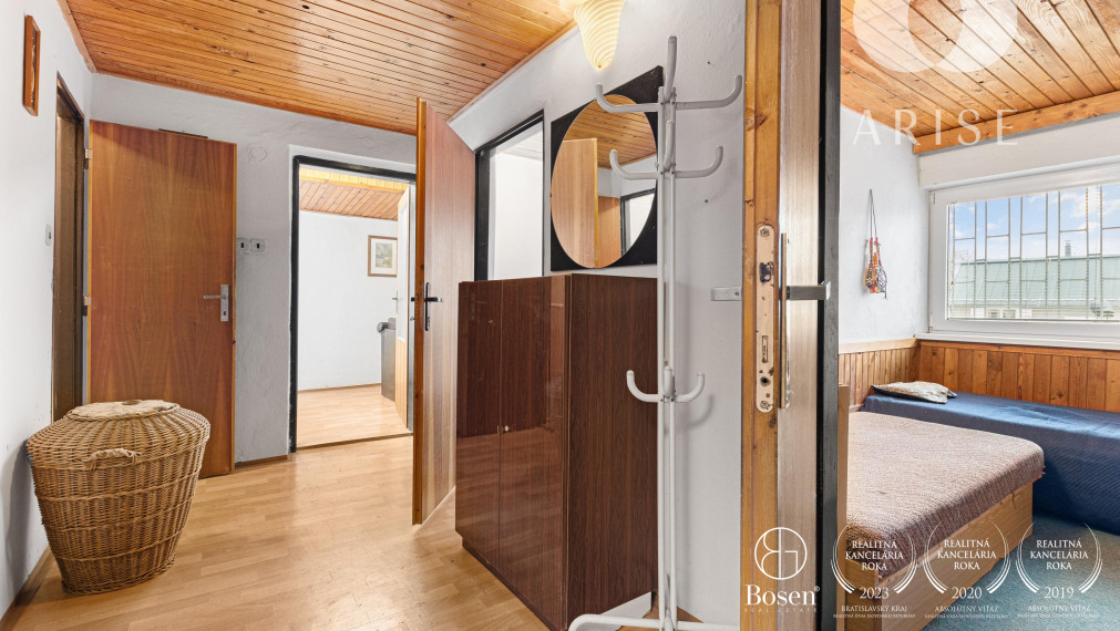 Senecké jazerá- chata na predaj!