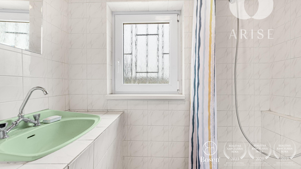 Senecké jazerá- chata na predaj!