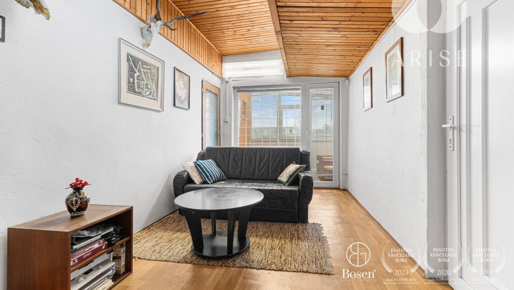 Senecké jazerá- chata na predaj!