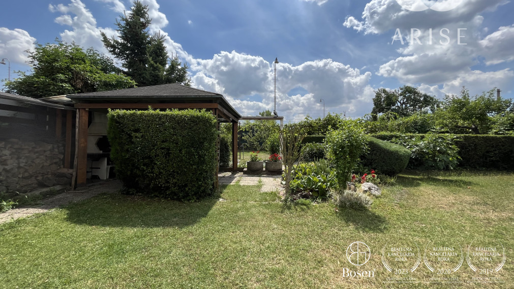 Senecké jazerá- chata na predaj!