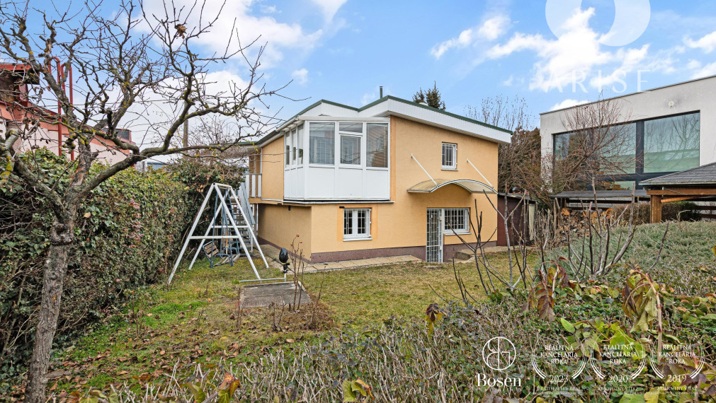 Senecké jazerá- chata na predaj!