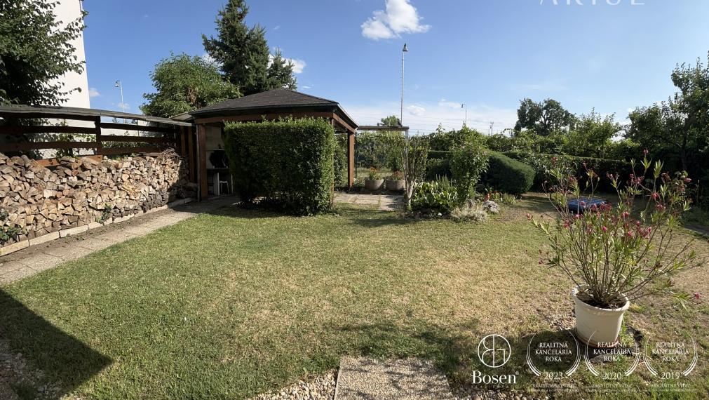 Senecké jazerá- chata na predaj!