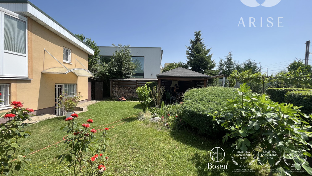 Senecké jazerá- chata na predaj!