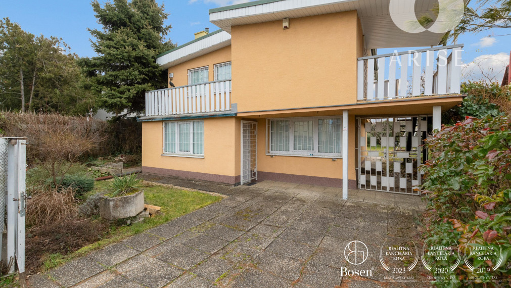 Senecké jazerá- chata na predaj!