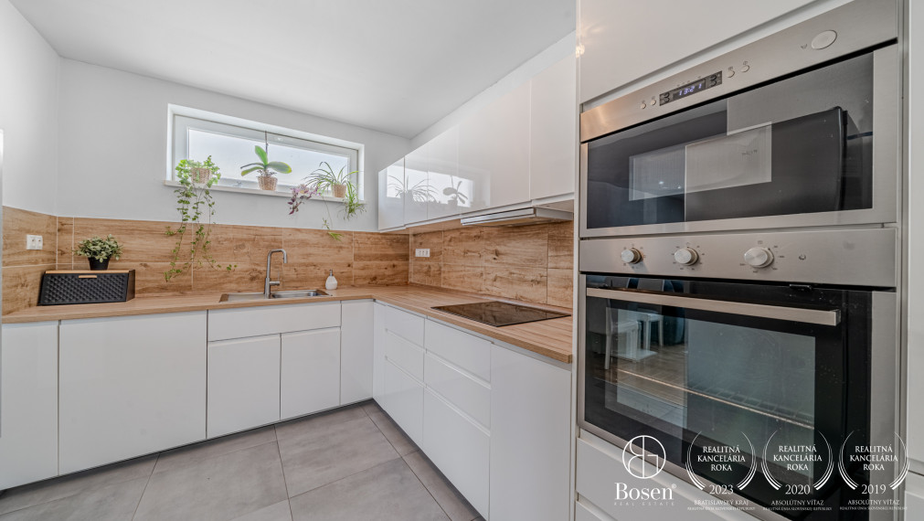 BOSEN | Rodinný dom po kompletnej rekonštrukcii s veľkým pozemkom, Gajary