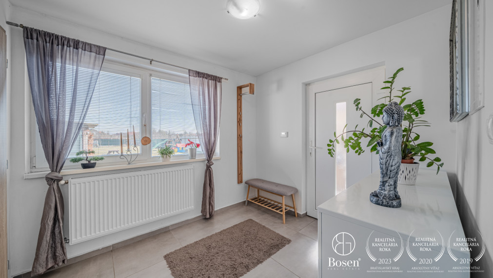 BOSEN | Rodinný dom po kompletnej rekonštrukcii s veľkým pozemkom, Gajary