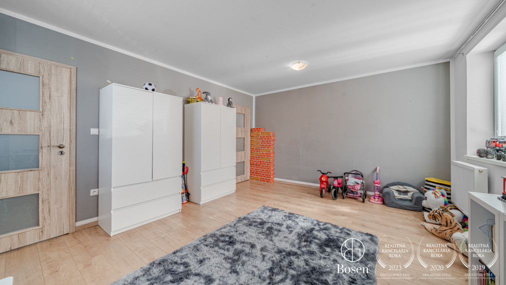 BOSEN | Rodinný dom po kompletnej rekonštrukcii s veľkým pozemkom, Gajary